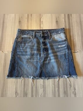 American Eagle Outfitters AEO Women's Raw Hem Jean Skirt